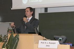 Prof. K. Lenhard Rudolph gave the opening speech at OKK.